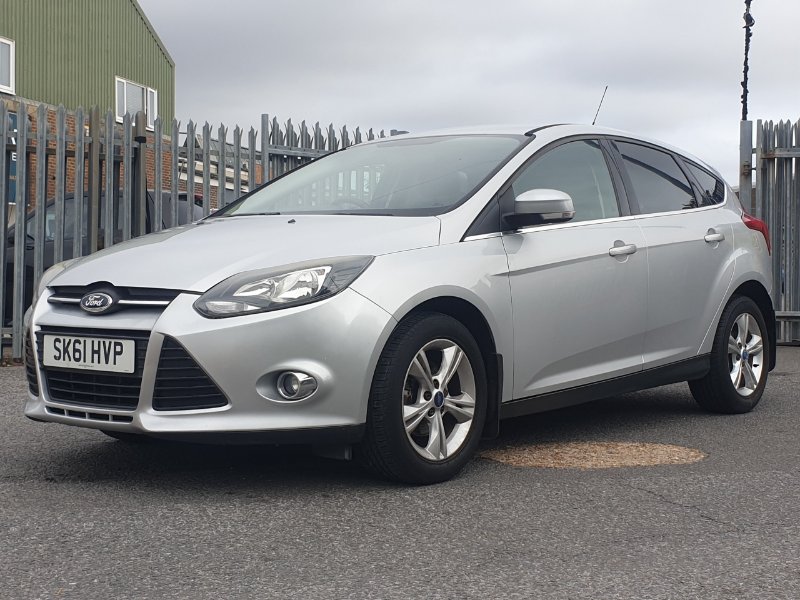 Silver 2011 Ford Focus 1.6 Zetec Hatchback 5dr Petrol Manual Euro 5 125 ps in Lancing