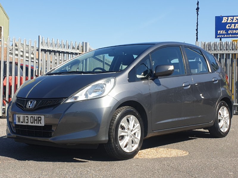 Grey 2013 Honda Jazz 1.4 i-VTEC ES-T Hatchback 5dr Petrol Manual Euro 5 99 ps in Lancing